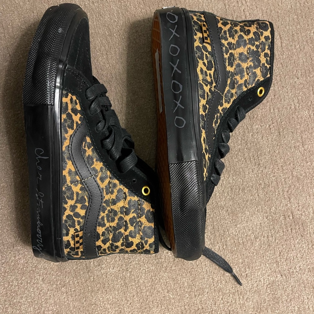 Vans- Sk8 Hi Decon Cher Strauberry Cheetah Print Women’s 7